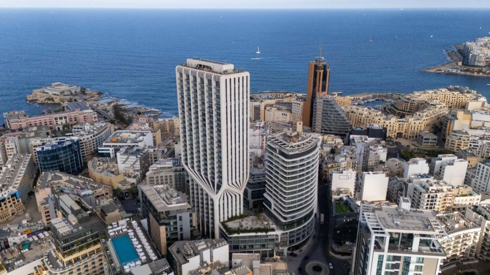 20Th Floor, Mercury Tower San Ġiljan 0*,  Malta